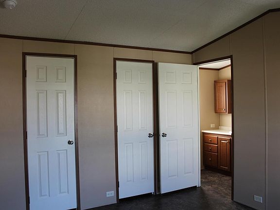 5th image of 930 W Expwy #33-unit 83