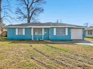 2815 W Boston Dr, Nederland, TX 77627
