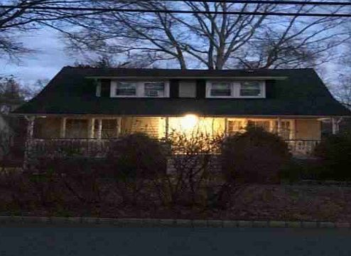1st image of 102 Beaufort Ave