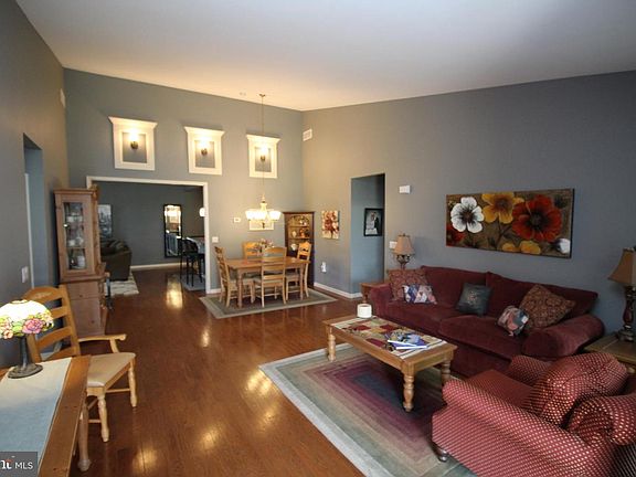 3rd image of 472 Pebble Beach Dr