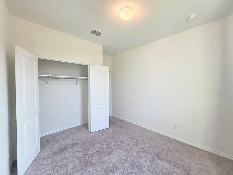 250 W Flowing River Dr — Photo 7