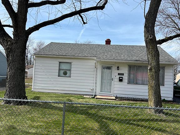 2nd image of 2260 Warrick St
