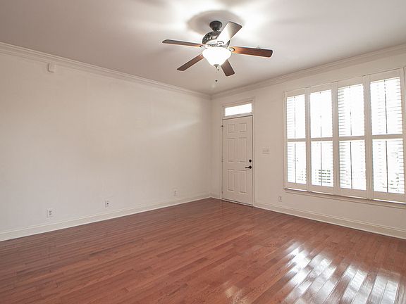 3rd image of 607 Anderson Dr