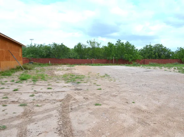 109 Richard Raymond Rd, Laredo, TX 78046