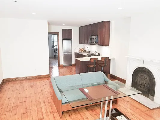 Rented by Ulas Real Estates Inc | media 11