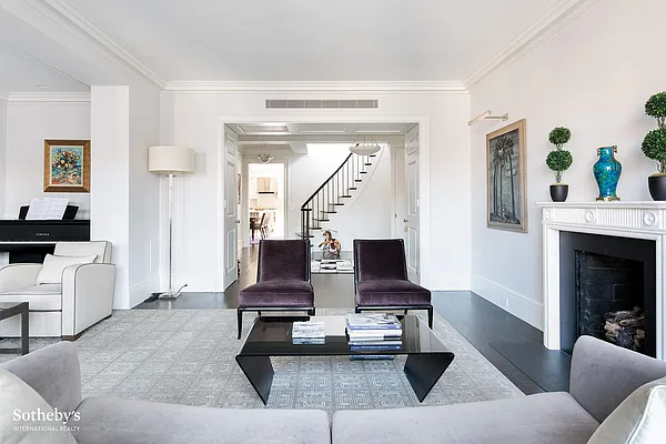 Sold by Sotheby's International Realty | media 1