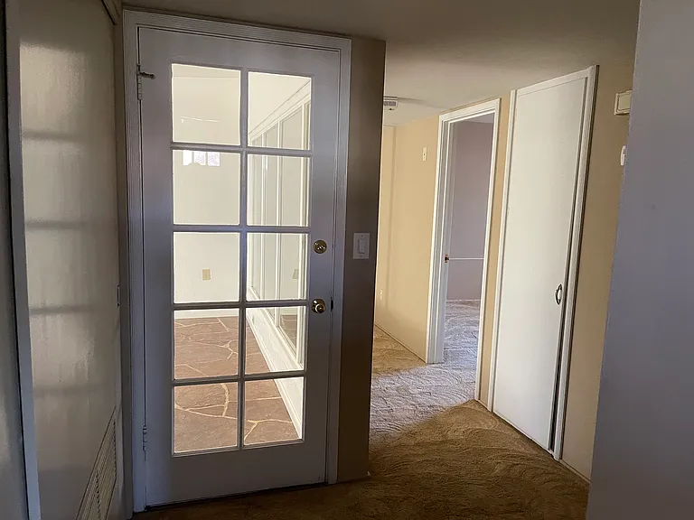 101 Sherman Dr — Photo 8