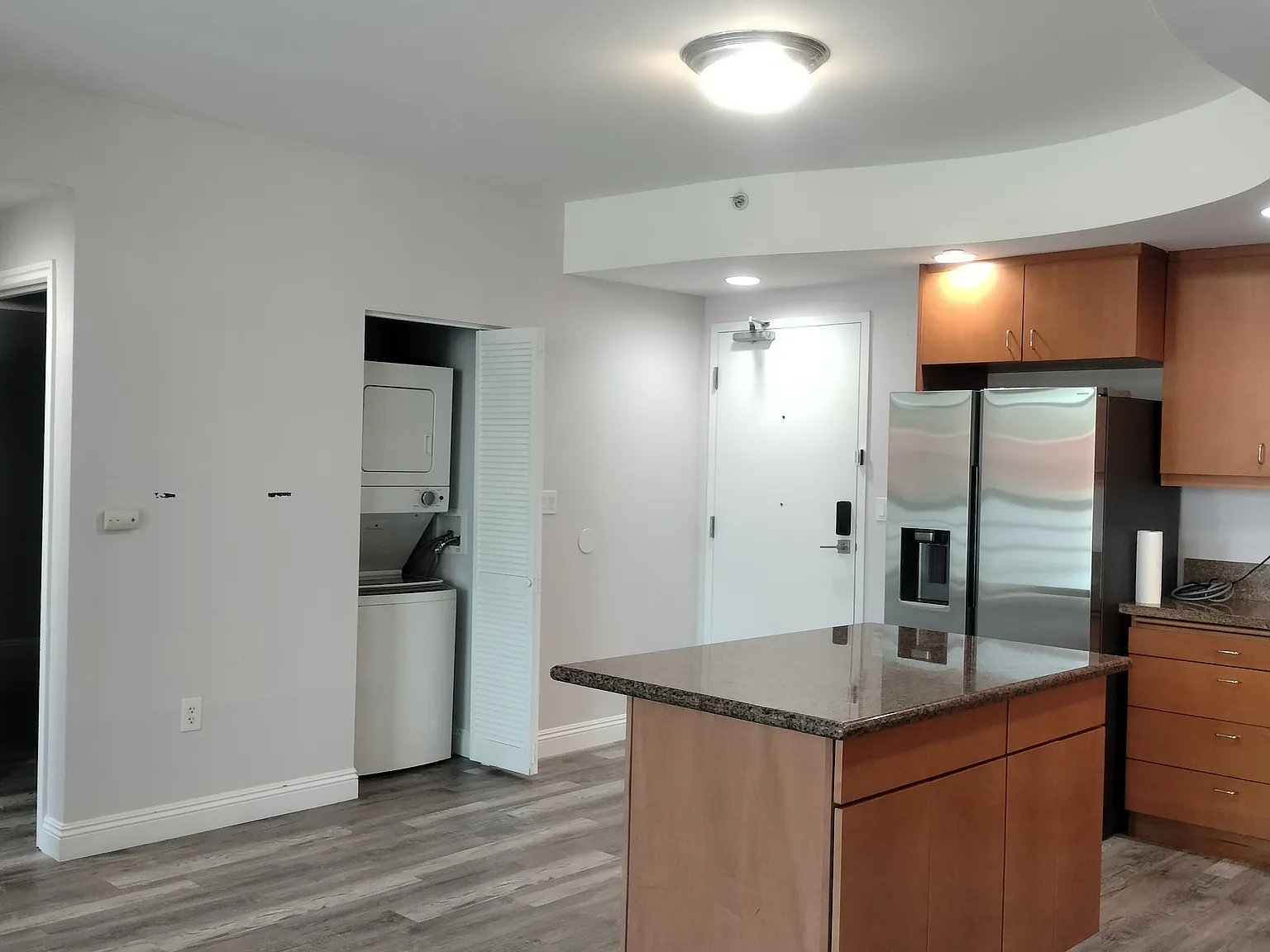 2 bed, 884 sqft, $2,850 — Photo 2