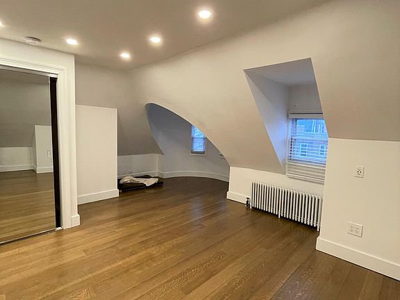 5th image of 124 Lawton St Floor 2