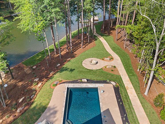 2nd image of 1010 Greyfield Rd