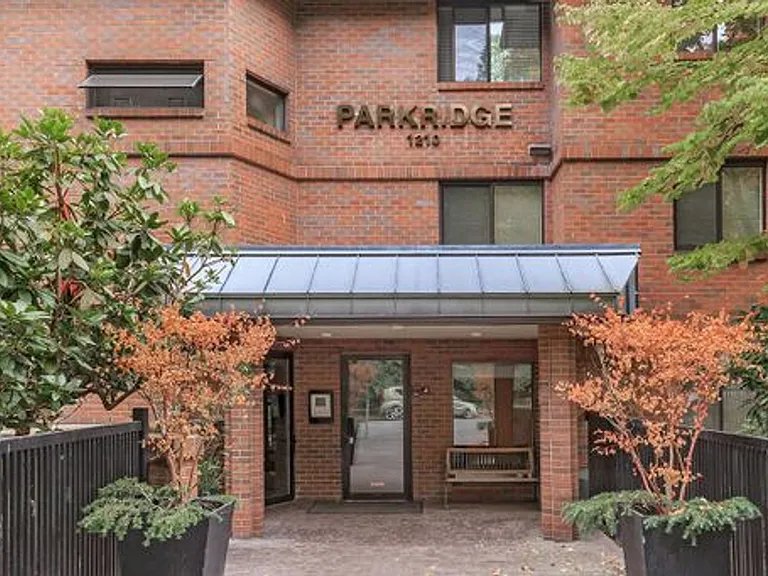 Parkridge Apartments — Photo 1