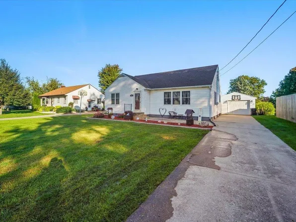 1405 Clark St, Dysart, IA 52224