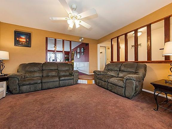 2nd image of 114 Greenway Dr