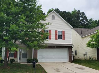 2435 Sunset Oaks Dr, Charlotte, NC 28216