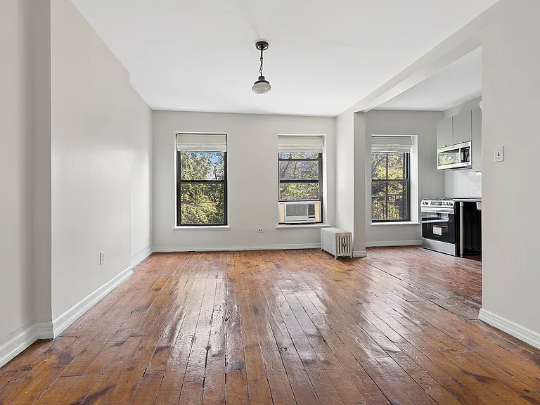 486 Willoughby Ave #4 — Photo 1