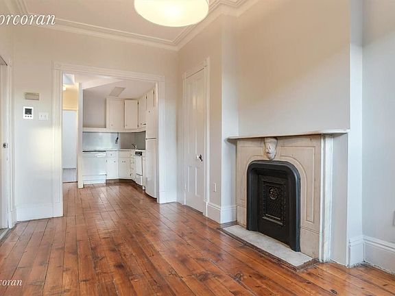 3rd image of 425 12th St #3