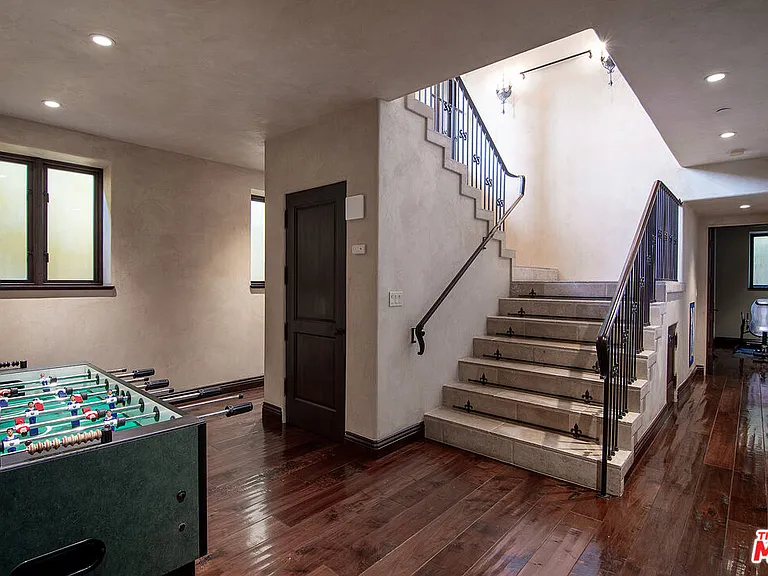 1221 Minorca Dr — Photo 30