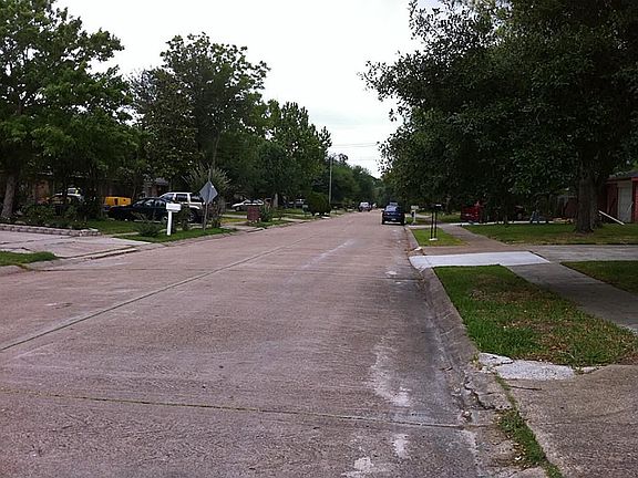 5th image of 11715 Hazen St