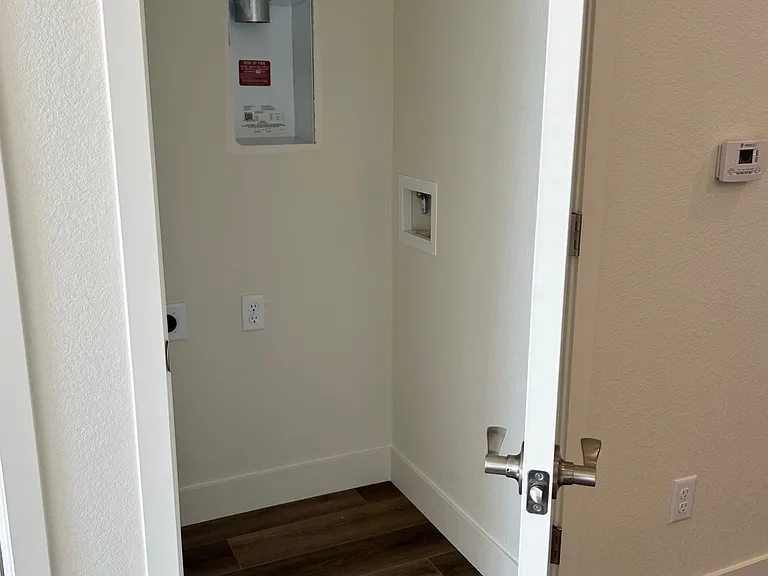 The Overlook Apartments — Photo 17