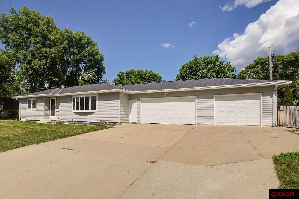 308 Holly Ln, Mankato, MN 56001 | Zillow