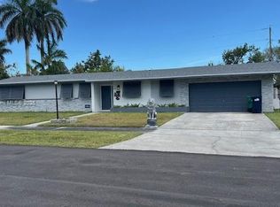 9380 SW 179th Ter, Palmetto Bay, FL 33157