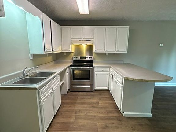 4th image of 114 Money St