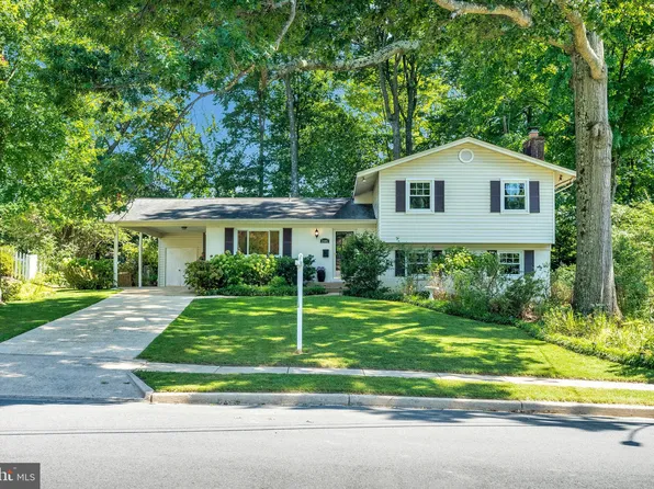 2405 Holt St, Vienna, VA 22180