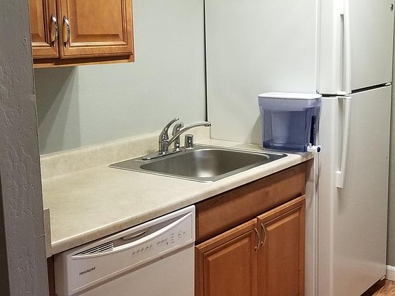 3rd image of 405 Piccadilly Pl APT 21