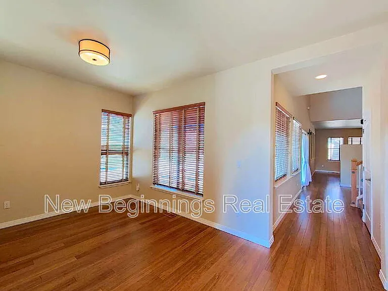 8742 Stony Creek Dr — Photo 2
