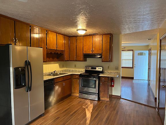 3rd image of 203 Toby Springs Ln
