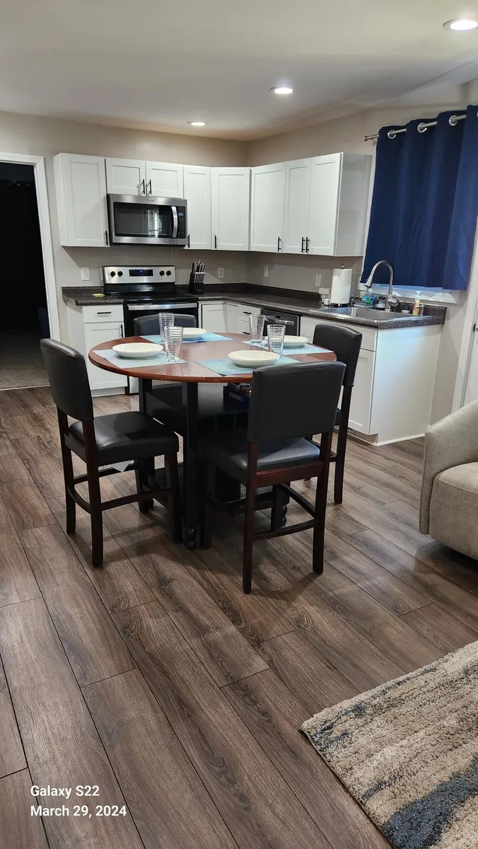 kitchen/dining area - 39 E 7th St