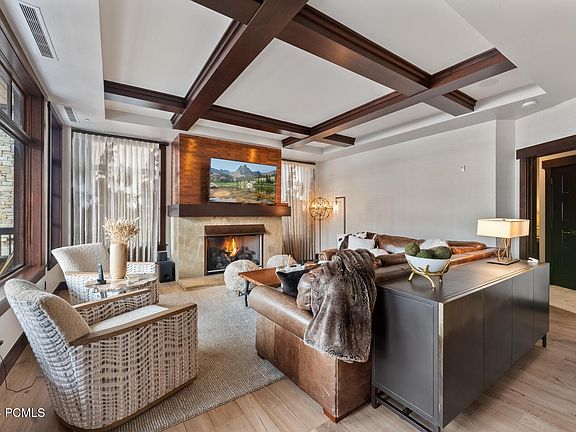 5th image of 8894 Empire Club Dr #101