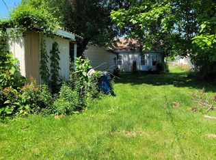 602 8th St, Carmi, IL 62821