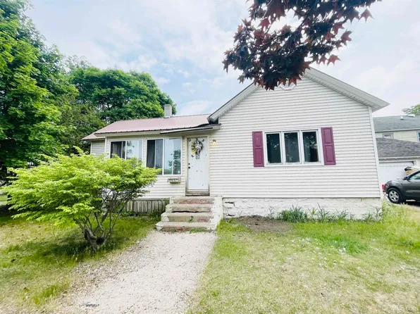 213 S 11th St, Escanaba, MI 49829