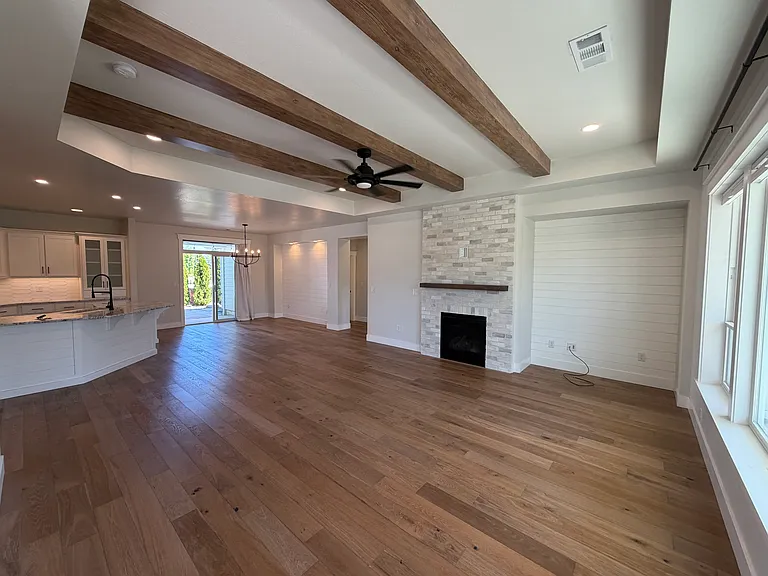 410 Castle Rock Dr — Photo 7