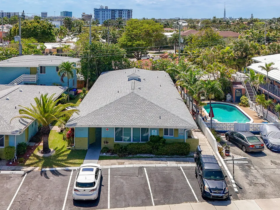 4421 Poinciana St #2