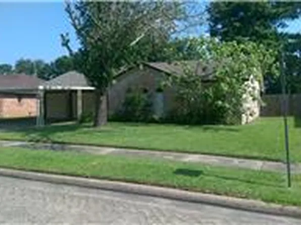 758 Yale Ln, Deer Park, TX 77536