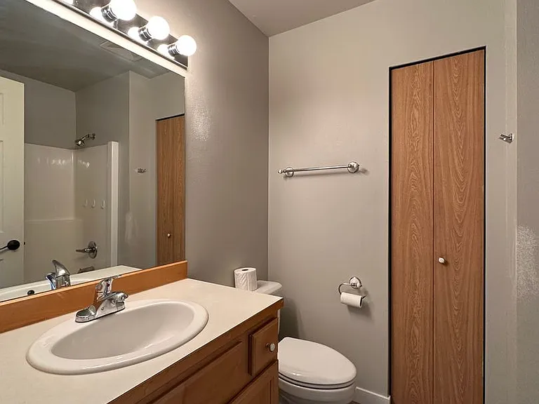 5108 Rainier Dr E — Photo 6