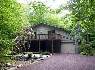 175 Crocketts Cres, Pocono Pines, PA