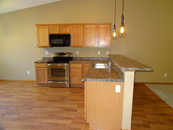 5th image of 116 Hampton Cir