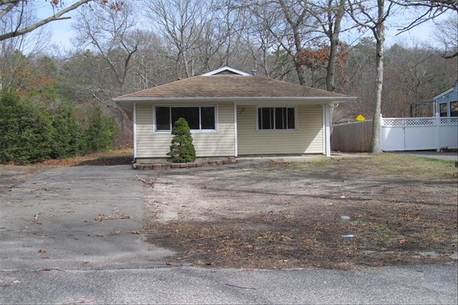 1st image of 470 Lucerne Ave