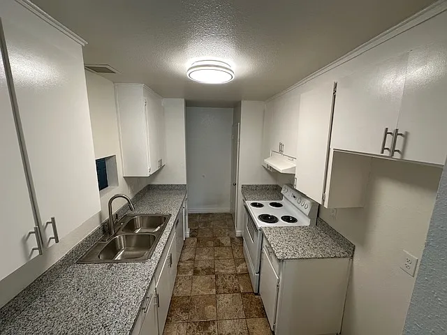 5572 Tree Swallow Ct — Photo 5