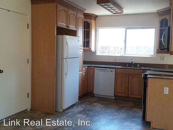 2nd image of 290 Cambridge Dr