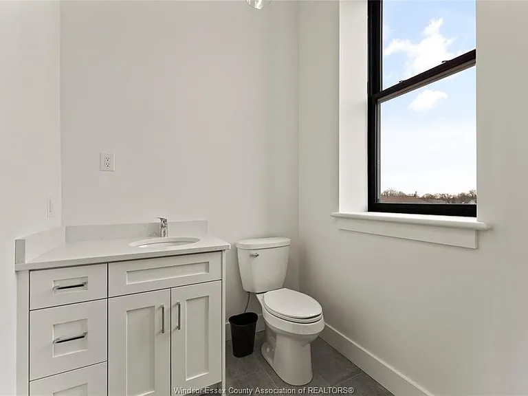 247 Brock St #303 — Photo 16