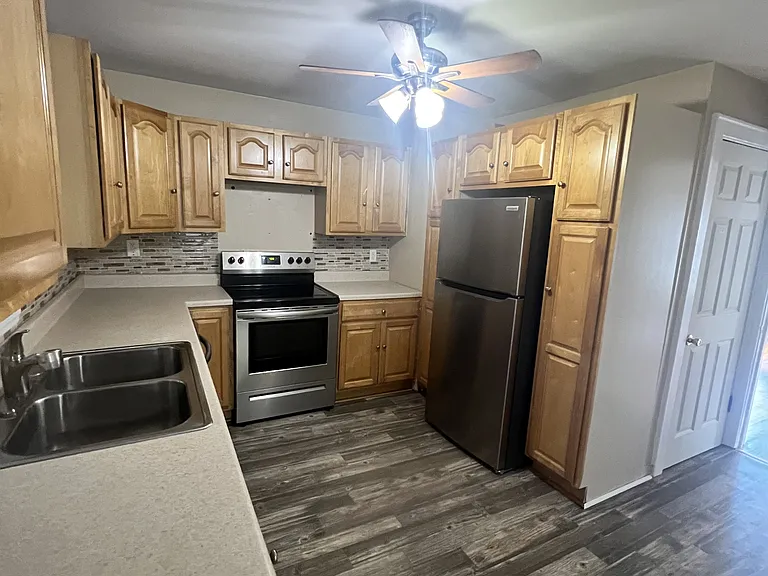 1219 East Dr — Photo 18