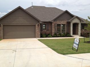 7002 N Cherokee Xing W, Warr Acres, OK 73132