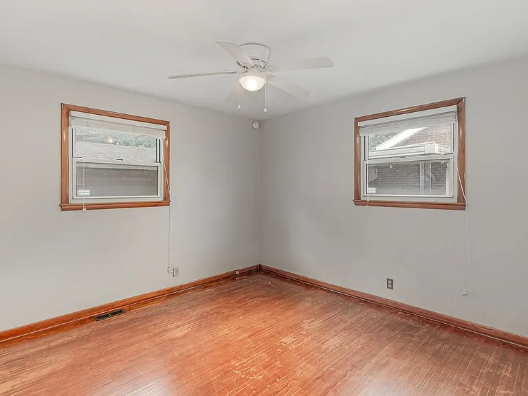 6117 Morrow Rd — Photo 8