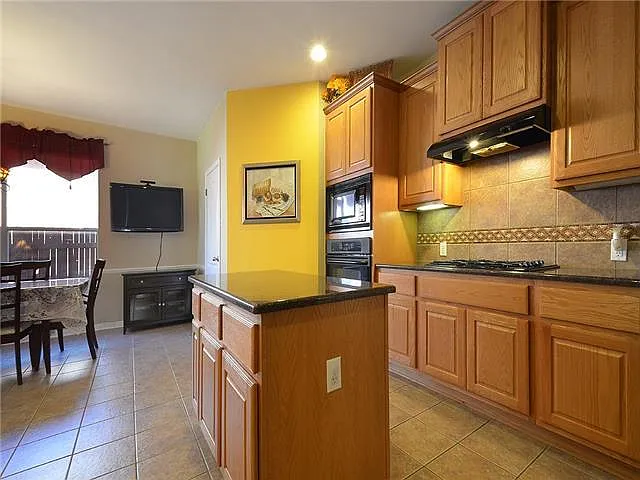 2409 Tivoli Dr — Photo 6