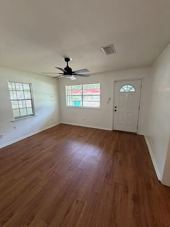 3 bed, 1320 sqft, $1,500 — Photo 3