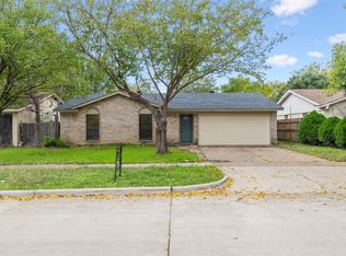 1025 S Center St, Grand Prairie, TX 75051